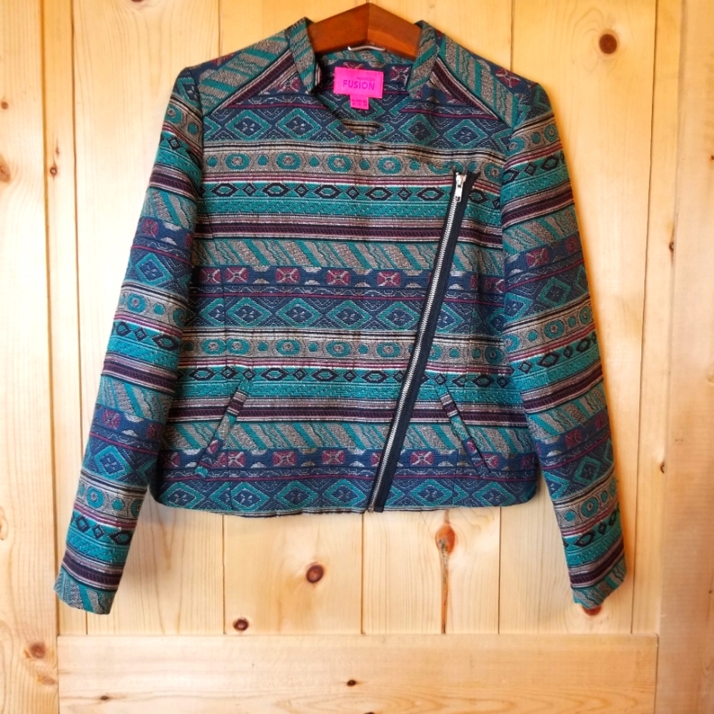 Monsoon Fusion Tapestry Aztec Print Cropped Asymmetrical Zip Pocketed Jacket